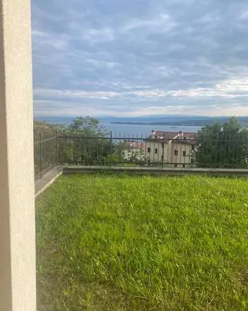 At Alex With Seaview Apartment