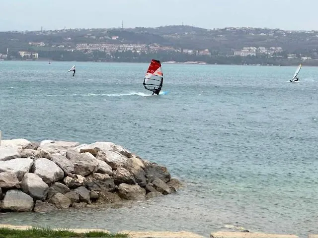 At Alex With Seaview * Κόπερ